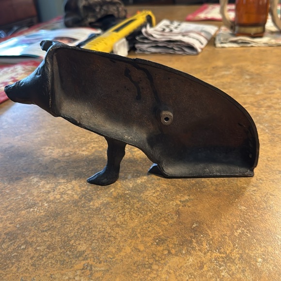 Cast iron pig - Picture 2 of 4